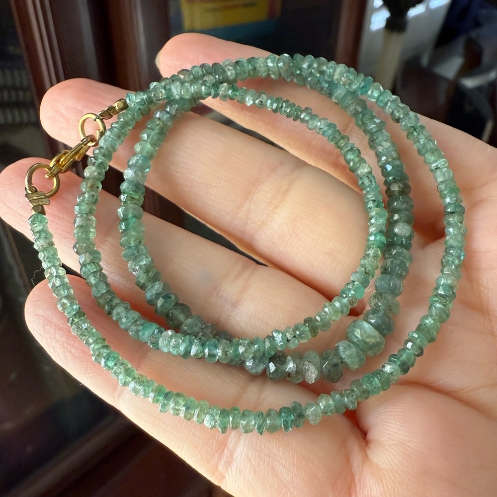 Faceted natural emerald bead necklace - Picture 4 of 14